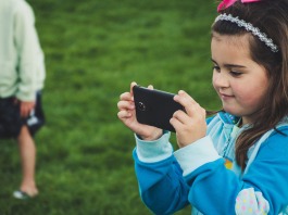 smartphone niños colegios