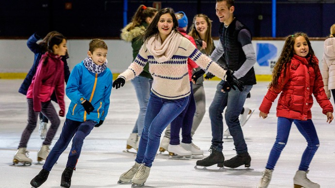 Visitar Andorra con toda la familia y patinar en el palacio de hielo