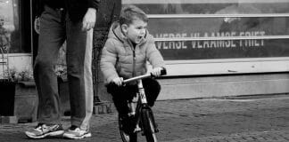 niños en bicicletas
