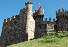 León Castillos y Palacios