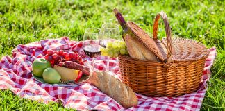 cesta picnic día en el campo