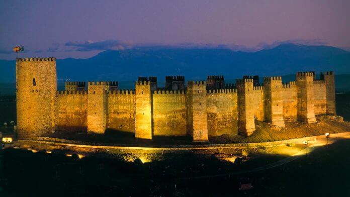Una escapada en familia a los castillos y fortaleza más antiguos de España