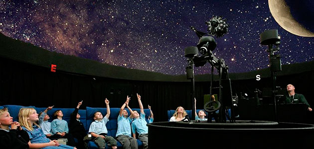 actividades para niños y niñas en un día en el Planetario